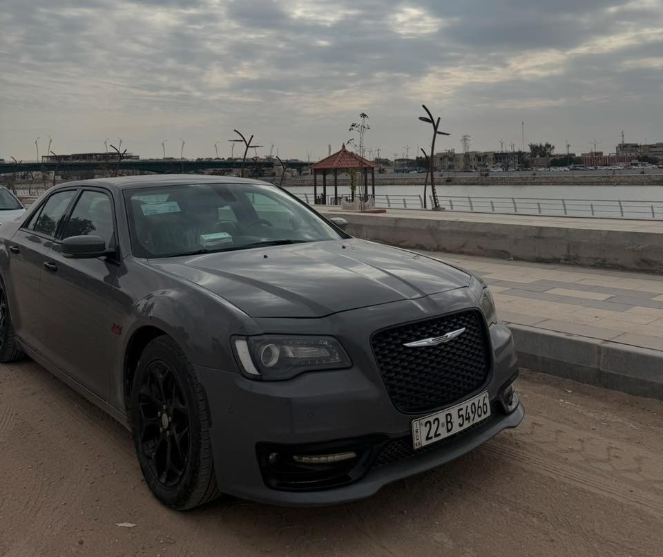 السلام عليكم 

(اوباما S )2017 اصل 

فول مواصفات

لون    سمنتي 

حادث جاملغ أمامي الايمن والايسر خشوم الجاملغات وبنيد مستبدل 

بيه صبغ باب السايق والباب الخلفي اثر خدوش 

شي بسيط

 والباقي مكفول / 

رقم اربيل السنويه جديده / تحويل . مباشر 

موصفاتها فوول/ داخل اسود

——————- 

فور ويل ملغي حاليا تو ويل 

كشنات خزن

كشنات جلد تدفه

فتحت سقف بنوراما

تحكم ستيرين جهتين

كير ماوس

تخم تاير جديد .

تشغيل عن بعد 

شاشه كبيره 

مكينه كير بلاد ما محطوط عليه سبانه شرط 

سياره جاهزه ما بيه اي نقص 

مكان السياره / ذي قار شطره

 

رقم الهاتف / ***********

رقم هاتف.     ‭٠٧٧٦ ٥٠٢ ٠١٠٠‬

السعر $$225وبيه مجال
