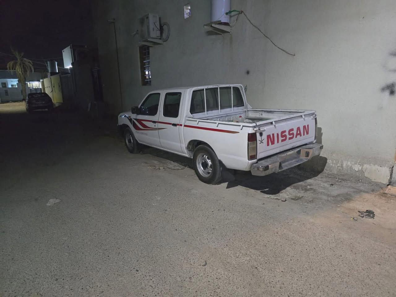 السلام عليكم سياره البيع نيسان مديل ٧سياره  مالت مزاد بغداد سياره بسمنا أسبوع جاي استلم سنويه وأرقام جاهزه تبريد وكير ومكين وتايرات سياره مكفوله من ضربه بيه راشت صبغ مكانه بل بصره سياره رقم مبايل *********** محمد الفيصلاوي

