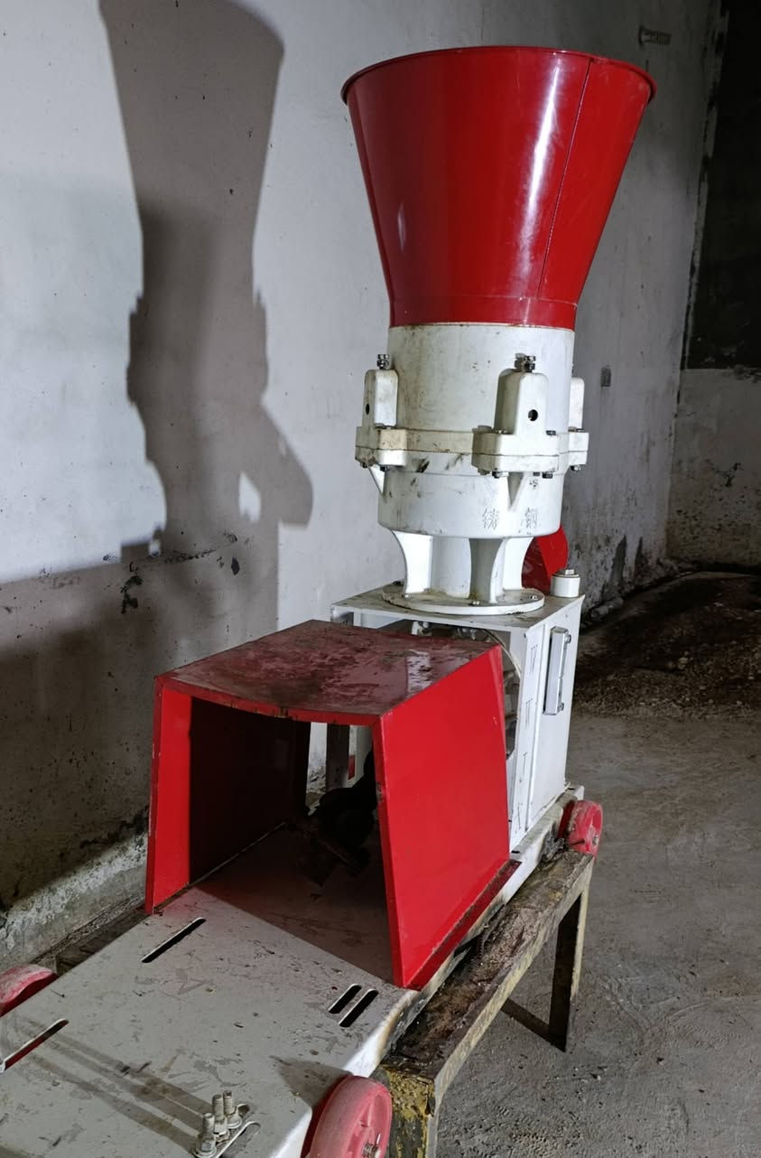 بەناوی خوای گەورە
🔴بەهەرزانترین نرخ 

جیهازی علف ٤ ڕۆڵ زۆر کەم ئیشی کردووە لە یەک کاتژمێر ۱٥۰۰ کیلۆ دروست دەکات بە کارەبای سریڤێس ئیش دەکات وە دەتوانی بە مەکینەی عنتر ئیشی پێبکەی

🔴جیهازی علف ٣ڕۆڵ زۆر کەم ئیشی کردووە لەیەک کاتژمێر ٣٠٠کیلۆ دروست دەکات بە کارەبای سنگڵ ئیش دەکات

بۆ پەیوەندی کردن
***********
***********
