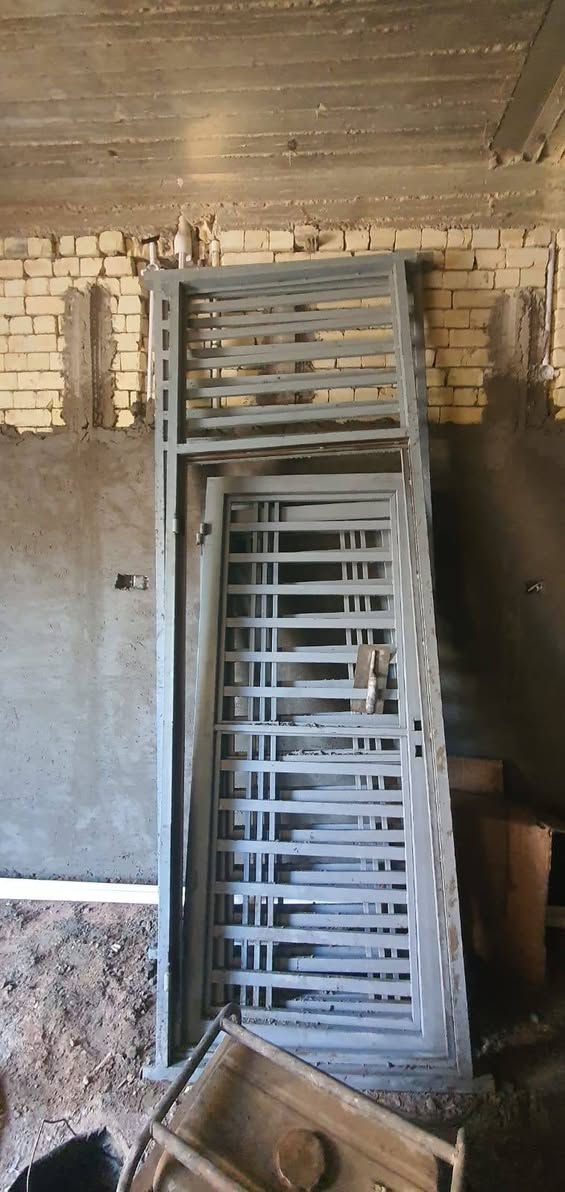 بيبان وشبابيك جديد ممستعمل حديد ثكيل جدا 3 بيبان داخليه واحد باب خارجي متر و20 وشباك كلهم ارتفاع ثلال مترات عدا الشباك مترتين


**إذا كنت صاحب هذا الإعلان وتريد حذفه لأي سبب، رجاءا أرسل رسالة إلى الدعم الفني**