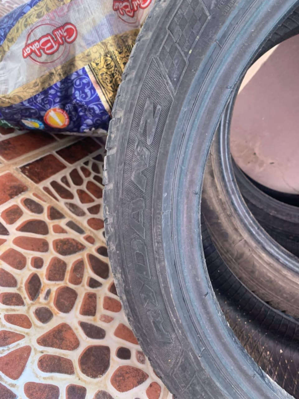 سلام وعليكم متاح تايرات عدد ٣مو اربعه ٣ البيع نضاف


**إذا كنت صاحب هذا الإعلان وتريد حذفه لأي سبب، رجاءا أرسل رسالة إلى الدعم الفني**