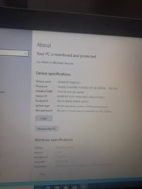 لينوفو • i7 جيل ٨ • كارت شاشة AMD ٤جيجا
