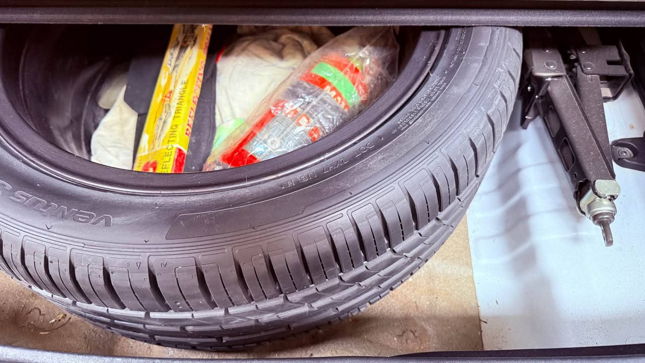 سبورتج ٢٠١٩ شكل ٢٠٢٠
 خليجي الشركه الدوليه
كير محرك كله مكفول
محرك 2000 دوش 
ماشيه ٦٤ الف حقيقي
حساسات اماميه خلفيه 
دبل كنترول 🔑 
تبريد قطعتين 
فول تحكمات 
كشافات نهاري 
اشاير بالمري 
السياره مكفوله من الصبغ والضربة
السعر ١٩٣ و بيه مجال قليل
رقم بغداد بسمي دولي
بغداد حي الاعلام 
‭٠٧٧٣ ٥٤٢ ٢٩٧٧‬ Colombo, Sri Lanka
