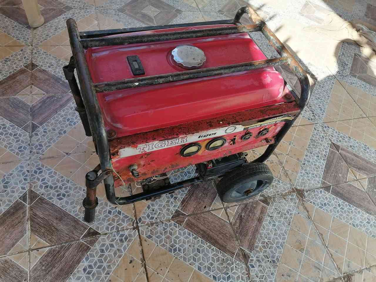 مولده للبيع نضيفه السعر ب 80 وبيها مجال مستعجل على بيعتها رقم ***********
