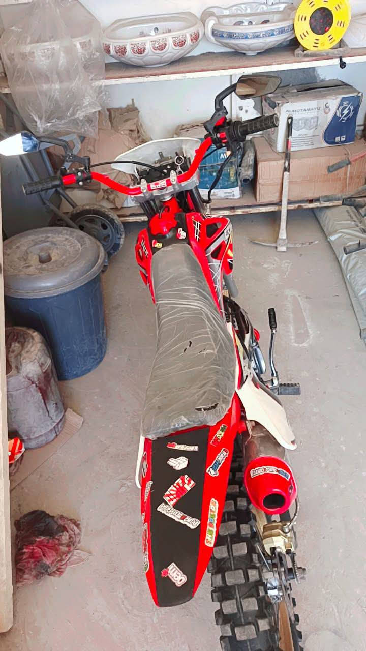 دراجه قفاز CRX موديل 2023 اوراق كامله سكنر
دراجه فول نصافه 
مكينه 300cc 
دراجه طياره 
شلعه ومعدل تشك الكاع
للبيع او للمراوس 🏍️⚡


**إذا كنت صاحب هذا الإعلان وتريد حذفه لأي سبب، رجاءا أرسل رسالة إلى الدعم الفني**