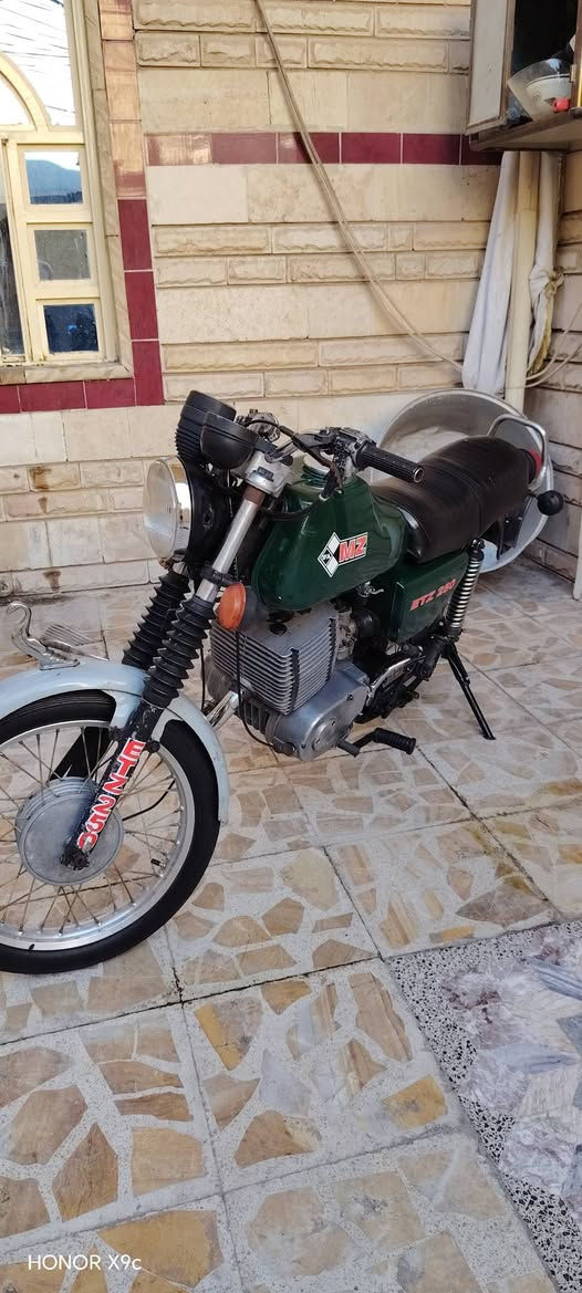 سلام عليكم دراجه للبيع مكان نجف تفاصيل خاص ***********
