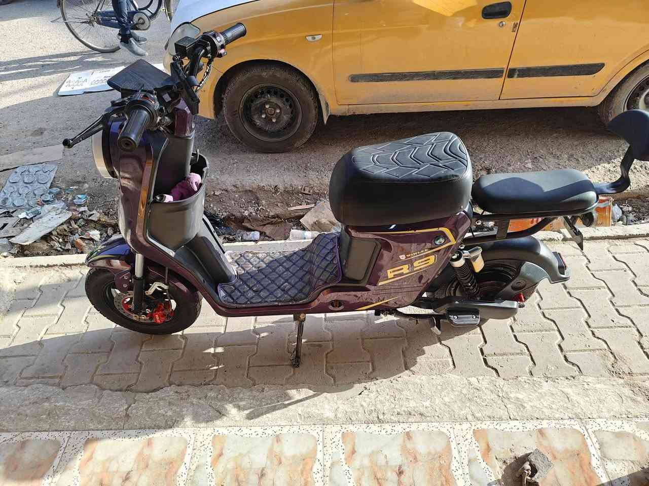 سلام عليكم دراجه شحن R9
دراجه بعدها جديده بطاريات ريان 

السعر 500 وبيها مجال قليل
الرقم ***********
