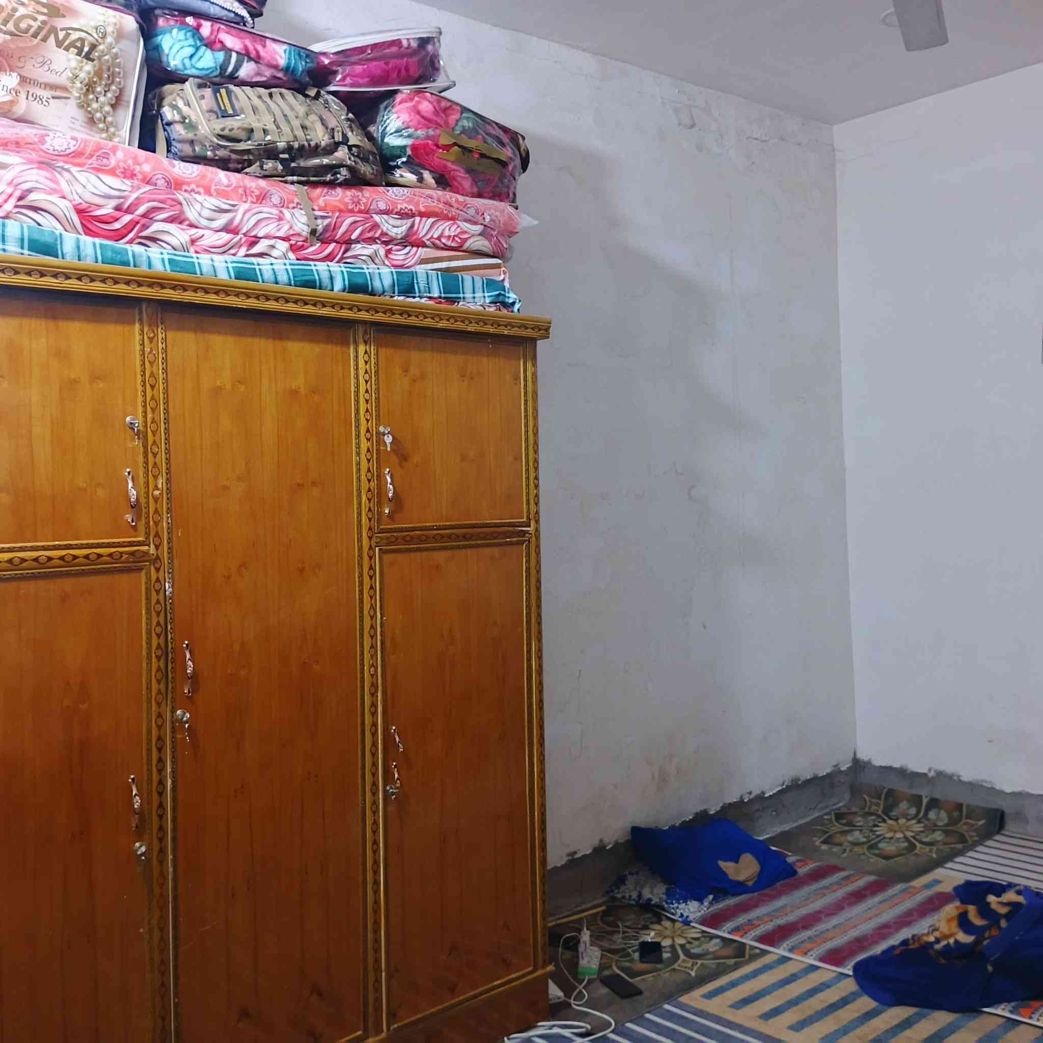 سلام عليكم بيت البيع المساحه 200 العنوان قرب صورت السيد  مقابيل الربعتالف  بل دوانم. خط 2  بيت نص صب مسالح  والاستقبال والمطبخ سندويش  البيت بناه طابوق  السعر 60 وبيه مجال الرقم ***********
