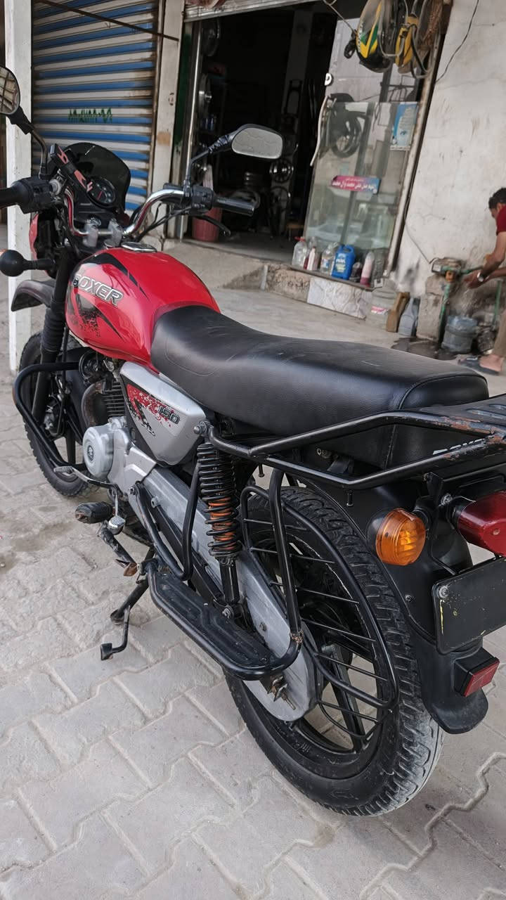 بوكسر للبيع. مديل (21)دراجه نضيفه ماعيزه شي  محرك امجفت تجفيت اصلي بجاج اوراق اسكنر العنوان الديوانيه حي الجمهوري سعر(850)متواحد نت او اتصال الرقم (***********)

