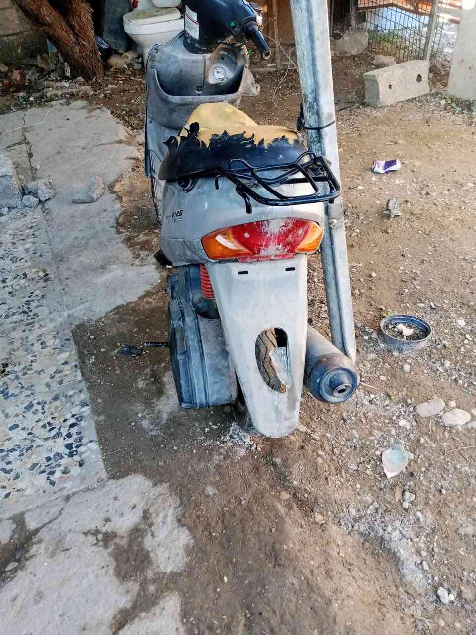 سلام عليكم دراجه ادرس ياباني مديل 2013 مجفته مره واحده نقصه بس باتري 250وبيه مجال المكام الحسينيه (***********)
