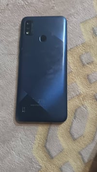 ذاكرة ٦٤ • شاشة مكسورة • نضيف