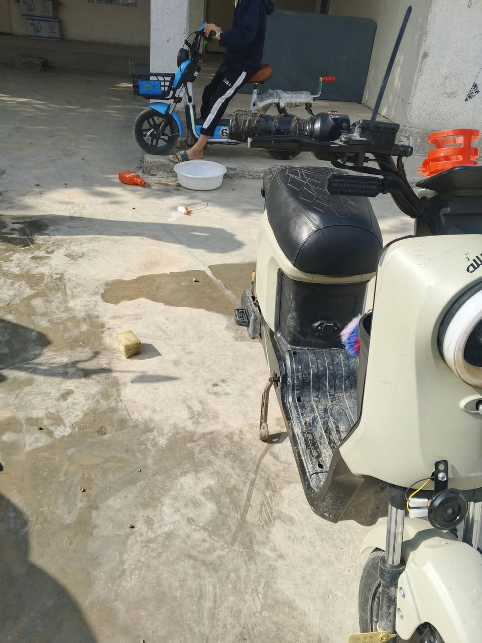 سلام عليكم.. دراجه.. بيسكل شحن للبيع نوع الدراجه R9مديل2025دراجه حلوه سرعه 109.. ملف الدراجه1500دراجه عوزها نواقص قليله.. سعره 450وبيها مجال للطيبين.. مكاني كركوك...حي البعث  .. شراي.. مراسله الحساب.. متواجد كل الاوقات... او المراسله واتساب..***********
.. 
. لاتدك عل رصيد الين الخط مغلق بس واتساب...👍🏻👌🏼
. 
موشراي لاتكسر بسعرها رجائن✌😒
