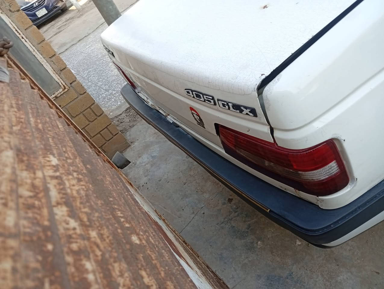 السلام عليكم بيجو ٤٠٥ سعر ٣٢ وبيها مجال مكان بغداد حي العدل***********
