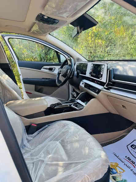 سبورتج 2025 بنوراما كفاله عامه 

تشغيل عن بعد 
كراسي كهرباء
جنطه كهرباء 
كراسي تدفئة
ستيرن تدفئة
4 انظمه قيادة ( سبورت ، ايكو، سمارت، نورمال)
اوتو هولد 
ابل كار بلي وايفاي يعني ينربط كار بلي بدون واير شحن 
وبعد بيها هواي مواصفات السياره فول 1/1 
ماشيه 26 الف 
مكاني بغداد السيديه 
ب255$ 

*********** 
وبي واتس اب
