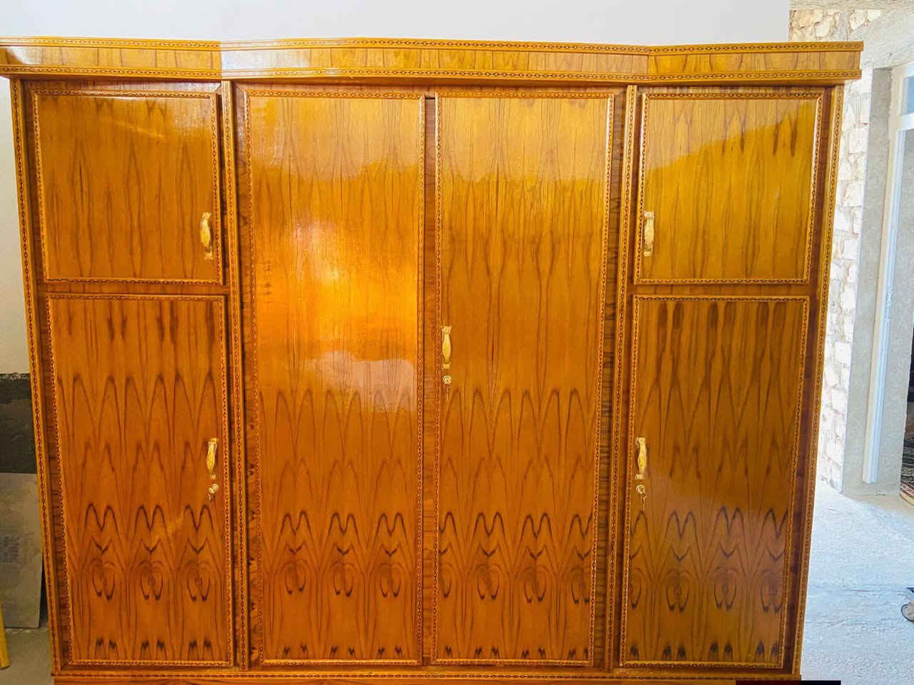 كنتور أبو 4 بوب جديد مو مستخدم خشب صاج عراقي حطاطه سعر 300 وبي مجال 
***********/ وتساب
