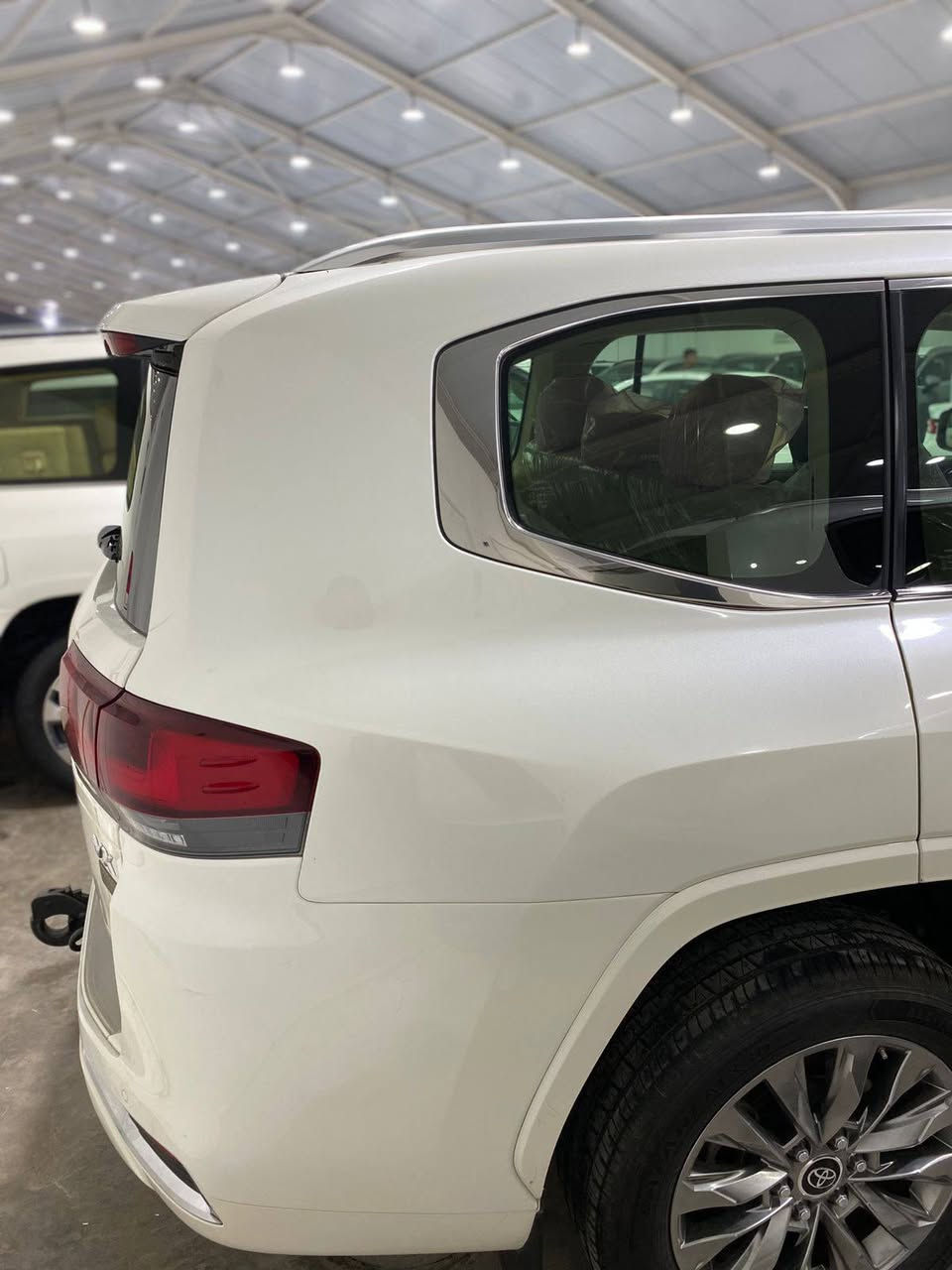 السلام عليكم
لاندكروزر VX 2023

6 سلندر 

فول مواصفات بيها ربع 

البنيد صبغ ماشية 55 الف 

مواصفات ال vx معروفة بعد

 و السيارة جديدة خير من 

الله مغلفة بي بي اف كامل . السعر المطلوب 62,000 قابل للتفاوض

للأستفسار هذا رقم راعيها ما 

يقصر وياكم ان شاء الله

***********

مكان السيارة بغداد
