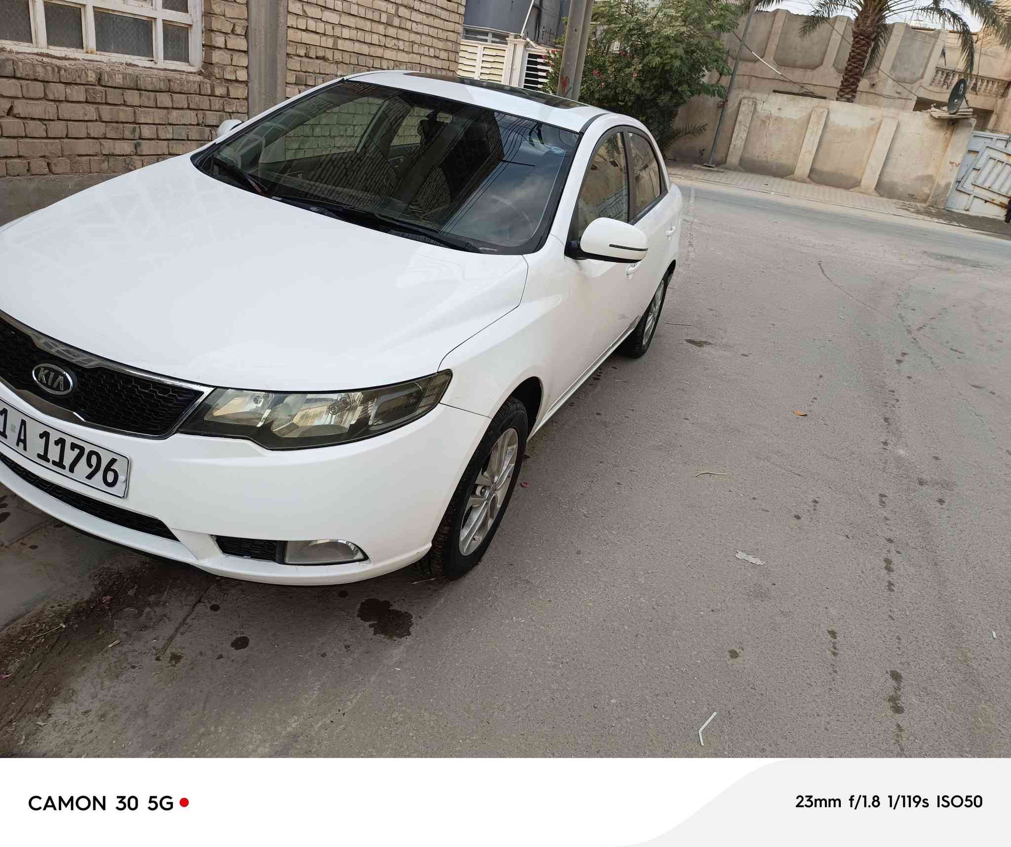 السلام عليكم  كيا سيراتو موديل 2011 وارد خليجي محرك 1600
رقم سليمانيه دولي بسمي سنويه ادورلك سنويه كبل بأسمك 
السياره مكفوله كفاله عامه 
فتحه تحكم مري شفط  للاستفسار 
الاتصال ع رقم ***********
مكاني النجف الاشرف حي النصر
السعر115
