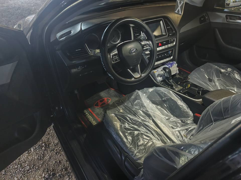 السلام عليكم
سوناتا 2018 وارد امريكي ماشيه 88 ميل
المواصفات✨
شاشه كبيره 
تحكم ستيرن جهتين
كامره دواره
رادارات جانبيه

اشاير بالمري
محرك 2400 GDI 
حادث جاملق وبنيد

السعر 125 وبيه مجال 
🌟مكان السيارة الأنبار الرمادي
للأستفسار الاتصال على الرقم *********** متوفر واتساب ايضا. الرمادي, الأنبار
