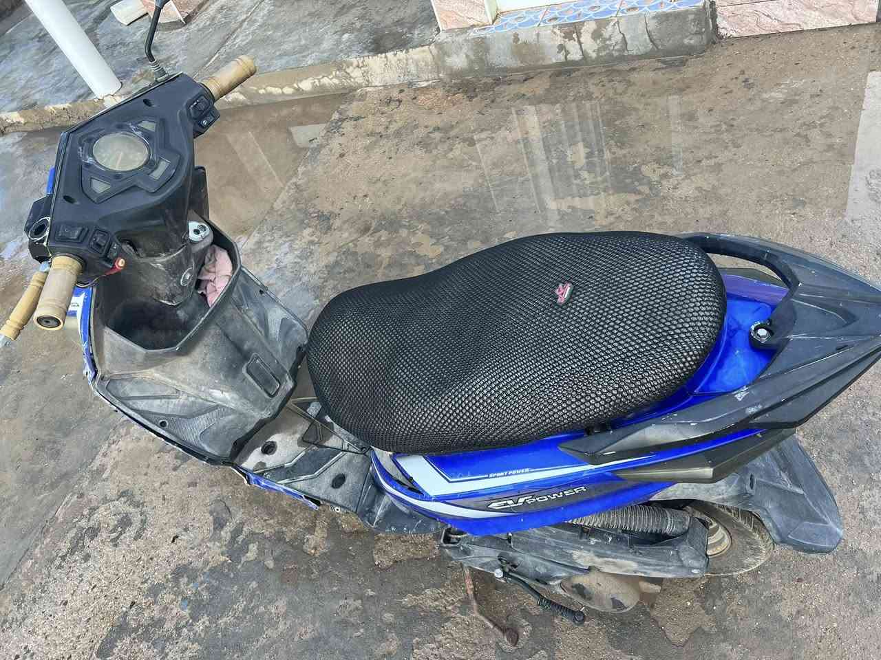 سايم فايتر للبيع دراجة شغالة فقط بيها مشكلة تشتغل بس ماتاخذ يعني بيها ناريه وكهرباء كلشي شغال بس من ديرلها صلف ماتاخذ كأنما مخنوكة جنت امشي بيها وطفت لحالها مكاني جزيرة البوذياب متواجد فيس وتساب *********** السعر 200
