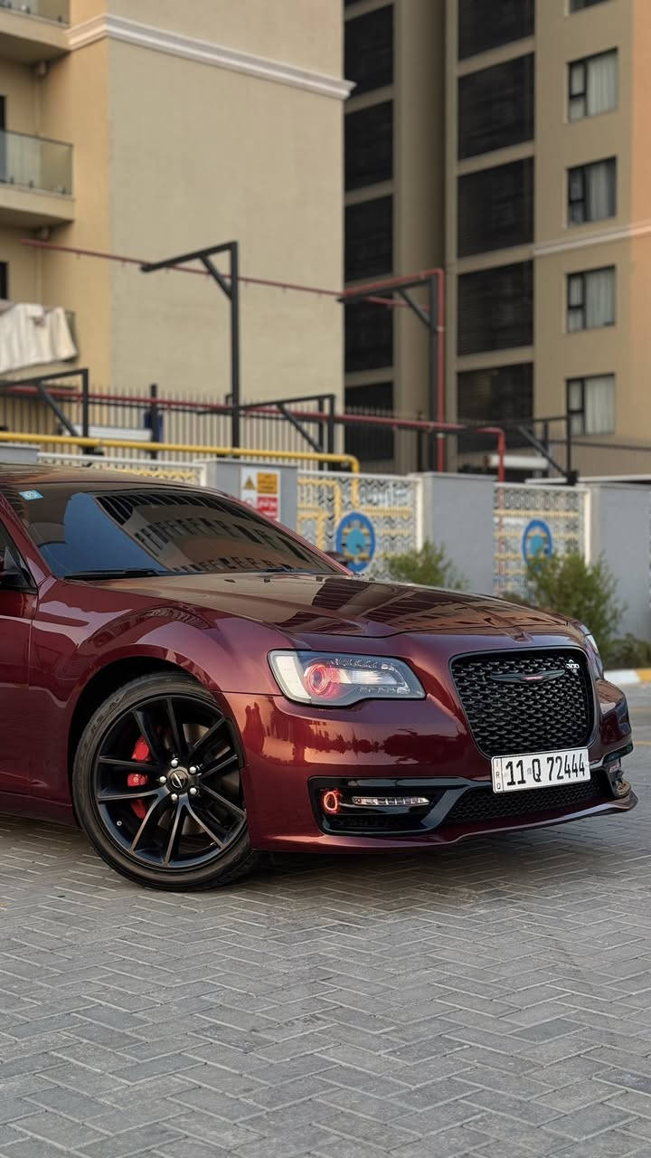 السلام عليكم كرايسلر SRT – Last Call موديل 2023
المحرك: V8 سعة 6.4 لتر (6,400 سي سي) – SRT

اللون: كرزي 

العداد: 11,000ميل 

الرقم: بغداد باسمي

الفئة: أعلى فئة – مواصفات خاصة

الموقع: بغداد

أهم المواصفات المتوقعة لكرايسلر SRT 2023 Last Call (أعلى فئة):

الاضافات :

اكزوز كورسا

تفريغ +برمجة 

ولف حماوه ريسنك حماوه ربع

اوركل بجم كامل متحرك 

الأداء:

محرك HEMI V8 سعة 6.4 لتر بقوة تقريبية 485 حصان.

ناقل حركة أوتوماتيكي 8 سرعات مع نظام تبديل السرعات من المقود.

نظام دفع خلفي

ويالهSRT رياضية قياس 20 إنش.

أضواء LED أمامية وخلفية مع إضاءة نهارية.

فتحات تهوية على غطاء المحرك لزيادة التبريد.

مقاعد جلد هلكات ، تبريد وتدفئة للمقاعد الأمامية +تدفئة للمقاعد الخلفيه.

شاشة وسطية Uconnect قياس 8.4 – 10.1 إنش (حسب النسخة) مع دعم Apple CarPlay و Android Auto.

عدادات رقمية SRT مع أوضاع قيادة رياضية (Track, Sport, Auto).

نظام صوتي فاخر Harman Kardon أو Alpine (19 سماعة).

مقود رياضي مسطح من الأسفل مع تحكمات متعددة.

السلامة والمساعدة:

نظام تحذير من التصادم الأمامي (FCW).

نظام مراقبة النقطة العمياء (Blind Spot Monitoring).

حساسات أمامية وخلفية + كاميرا رؤية خلفية.

نظام مانع انزلاق + تحكم إلكتروني بالثبات.

صبغ جاملغ وبنيد فقط

المكان بغداد

للاستفسار 

***********
