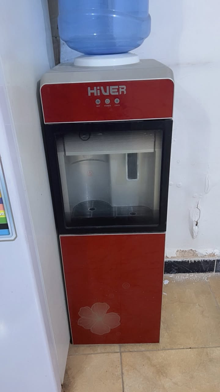 براد ماء للبيع  استعمال اقل شهر جديد شغال حار و بارد و جوه ثلاجه ب 110 و بي مجال


**إذا كنت صاحب هذا الإعلان وتريد حذفه لأي سبب، رجاءا أرسل رسالة إلى الدعم الفني**