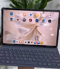 ايباد هونر باد 9 ذاكره 256  ويا كيبورد يستعمل مثل   الحاسبة بعده بل كا...