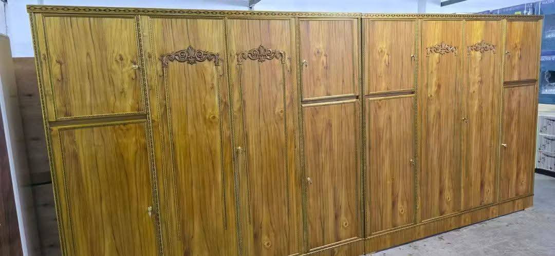 وصول وجبة من كناتير والبوفيات خشب صاج تكمه عيار ثقيل مو خفيف
كنتور 4 باب ب300
كنتور 3 باب ب250
كنتور 2باب 185
بوفية 3 متر ب250
بوفيه 2ونص 225
بوفيه مترين ب185
بوفيه متر ونص 135
بوفيه متر 85
وبيهم مجال
ناحية العلم قرية الربيضة خلف مدرسه سومر للبنين *********** 
 ويوجد خدمه توصيل
