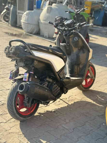 سلام عليكم شباب درجه جبلي البيع درجه صالهه شهرين نازله من الرمبهً درجهًً خير من الله مكاني مدينه الصدر رقم***********
