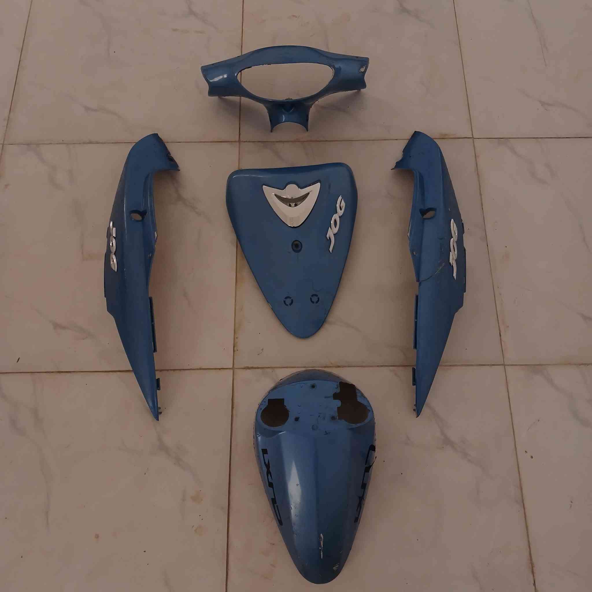 كفرات ماكس منغولي لون بحري للبيع السعر 15قفل قفل
ملاحضه: قطعه من الصفاح بيها كسر والباقيات فقط اشخوط 
مكاني الناصريه مركز حي المنصوريه 
⬅️***********➡️
@الجميع
