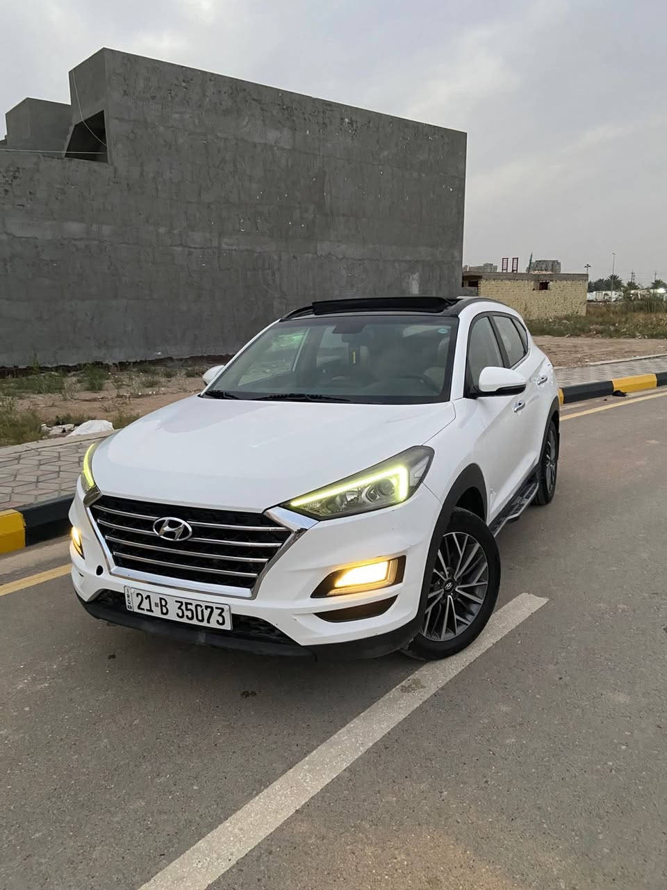 السلام عليكم 

توسان 2020
فووول مواصفات 1/1 
محرك 2000 دوش
بانوراما 
تبريد قطعتين ثلج ❄️
بصمه تشغيل ودخول 
ترحيب 
لد نهاري
شاحن واير ليس
شاشة جبيرة
كامرة وحساس 
حساسات امامي وخلفي
كشن كهرباء 
مرايات شفط واشاير بالمري
تحكمات ستيرن
3 انظمه قيادة
سيارة مكفولة من كلشي عدا قطعه صبغ فقط...موضح بالسونار
سعر السيارة 200$ وبيها مجال قليل
📞*********** 
مكان سيارة بغداد جديدة📍
