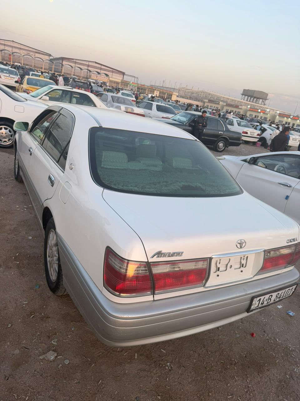 السلام عليكم جنون لبيع مديل 2001تحوير النجف سياره كلش نظيفه محرك جديد نظيف رقم ***********دواخل نظيفه سياره مكفوله من حادث محرك ديفتي كبير 6سندر سعر 155ورقه بيه مجال لي طيبين
