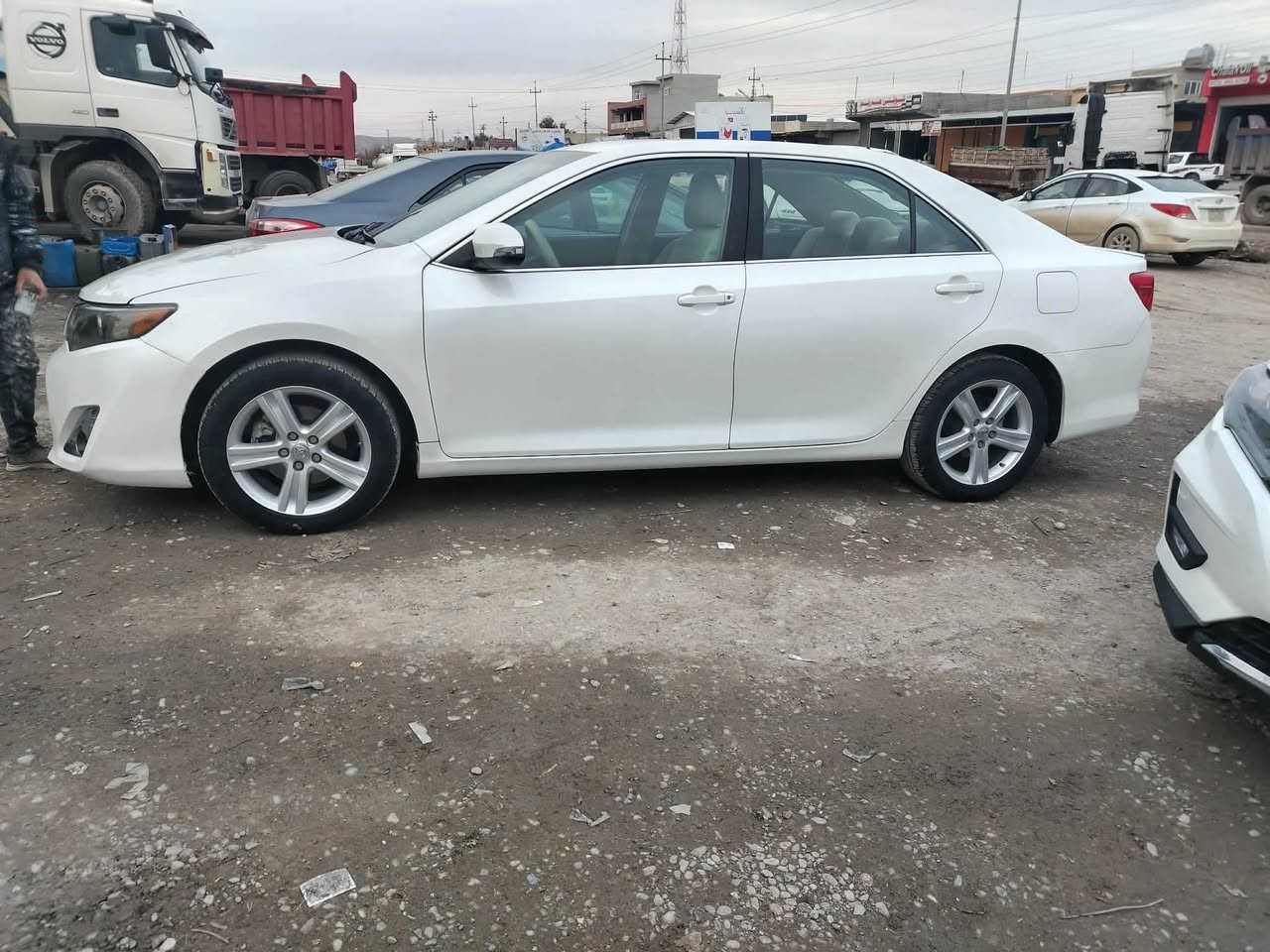 كاميري   مۆدێل  ٢.١٥
مواسفات S خلیجی
گێڕو مەکینەی بەشەرت نەکراوەتەوە
٢٢٥ هەزار کیلۆمەتر ڕۆیشتوە 
سەنەوی تاوەکو مانگی ١٢ ی ٢٠٢٧ 
سێ پارچەی پێشەوەی هەیە بێ ناوگرتن 
ڕەنگی سپی سەده فيي 
***********
