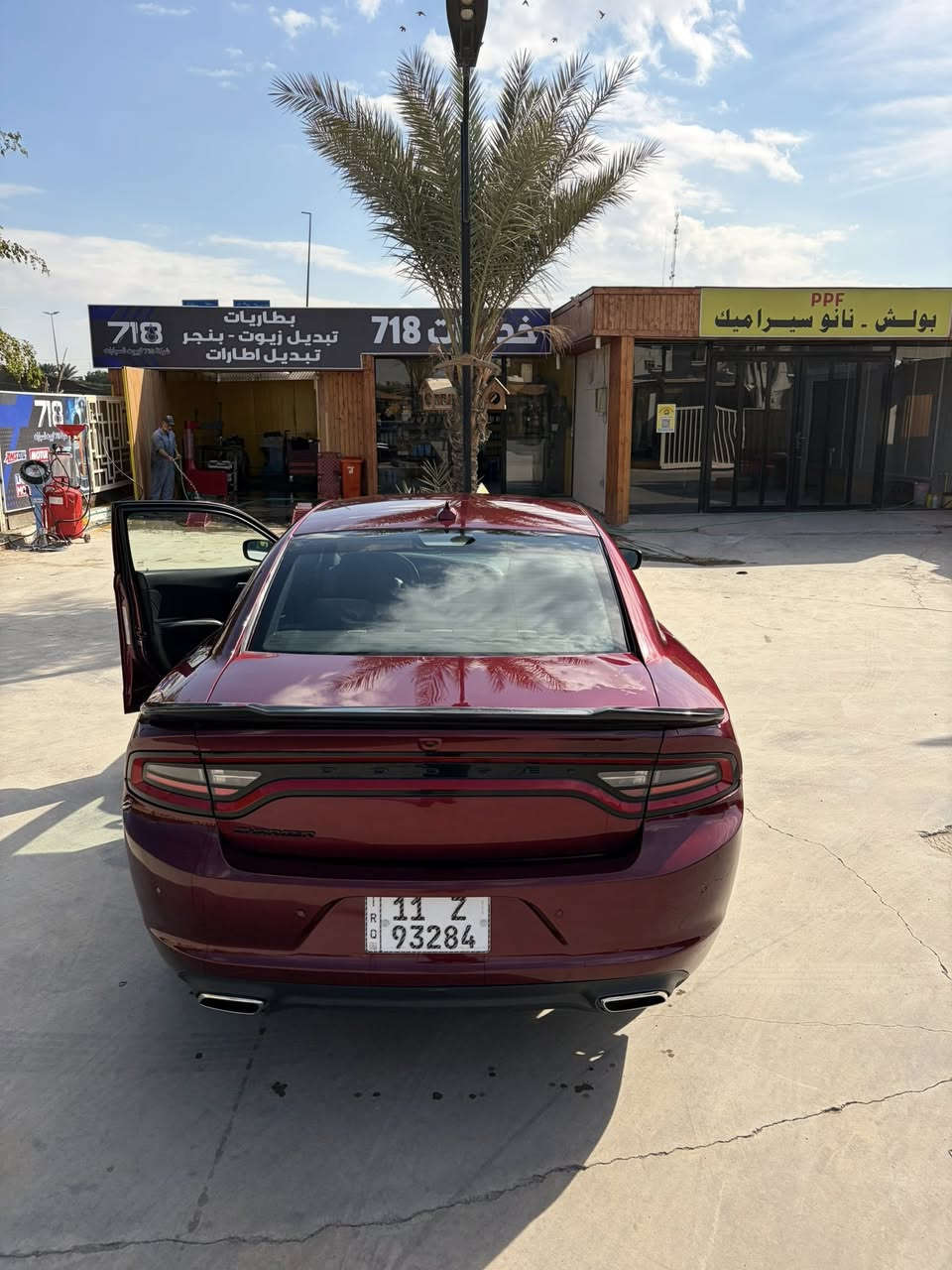 سلام عليكم
Dodge charger أو مراوس للبيع 
رقم بغداد 
مكينه 3600
فول مواصفات عده فتحه حادثها موجود سونار 
شاشه كبيره  ماشيه 25 ألف  كير مكينه كفاله تحويل مباشر 
كشنات حضن  كهرباء   ويل comb حجم 20 
مديل سياره 2023 احمر غير محدد  سعر سياره 285 ورقه قابل ل تفاوض. استفسار ***********
