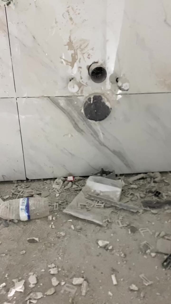 لسلام عليكم بعد ازن الادمن كادر سيراميك مصري درجه اولي تسليم مهندس جميع أنواع السيراميك والبورسلين والمرمر ارضي وا جيداري ***********
