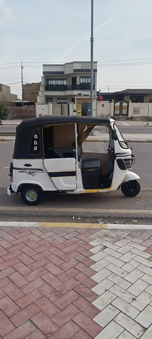 تكتك للبيع TVS كفاله موديل 22 شهر 11 رقم واسط 
***********
