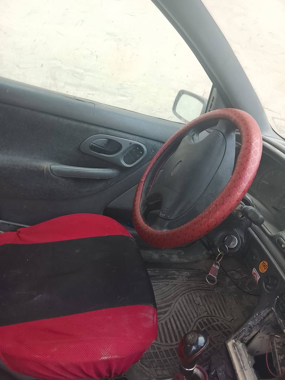 السلام عليكم ورحمة الله وبركاته يوجد سيارة للبيع / 
1_ النوع / فود مونديو 
2_ الموديل / 1993 
3_ الگير والمحرك/ گير عادي محرك 2000
4_ الرقم والتحويل / رقم ألماني صلاح الدين خصوصي تحويل مباشر 
5_ السنوية / منتهية الصلاحية منذ عامان 
6_ الغرامات / لايوجد 
7_ النقوصات / فقط صدر تبديل كابريته ودبلات وكرون شفت  تبديل صدر بالكامل 
8_ السعر / اريدها ب 13 ورقة قفل مقفول 
الشراي يتفضل خاص تحياتي لكم جميعا 🌹 سامراء, صلاح الدين


**إذا كنت صاحب هذا الإعلان وتريد حذفه لأي سبب، رجاءا أرسل رسالة إلى الدعم الفني**