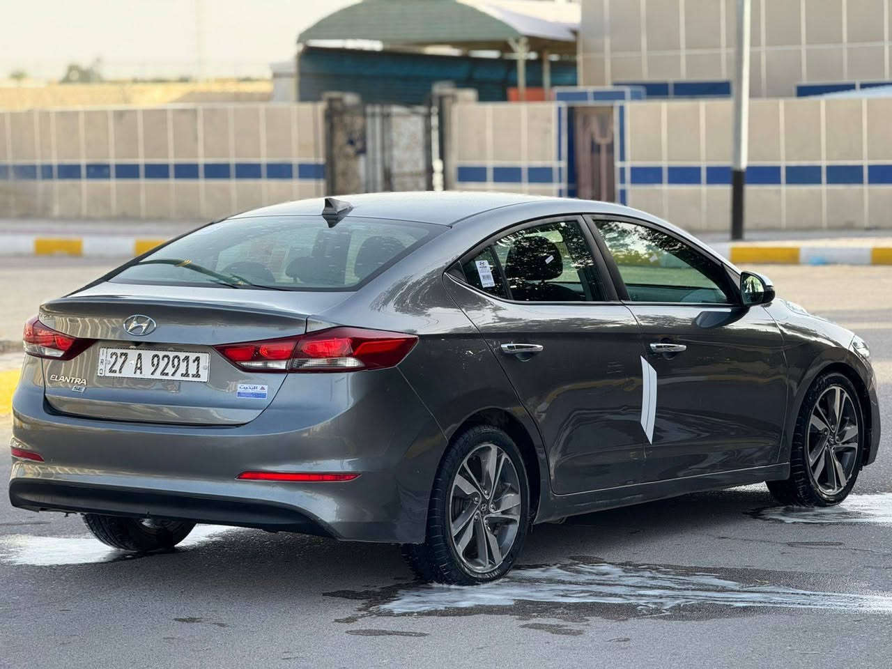 يا الله سلام عليكم انتره موديل 2018حره تحويل ثاني يوم  ضررها جاملغ وبنيد ورشات صبغ خفيفه جاهزه السياره لاخير كير ومحرك وحداديه تبريد ثلج ❄️ مكان سياره ناصريه شموخ سعر ب 113وبيها مجال رقم ***********
