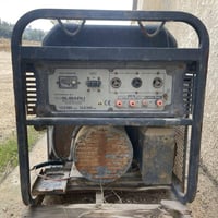سلاك عليكم مولدة 12.0 kVA للعلم المولده بانزين السعر 800 وبيها مجال نق...