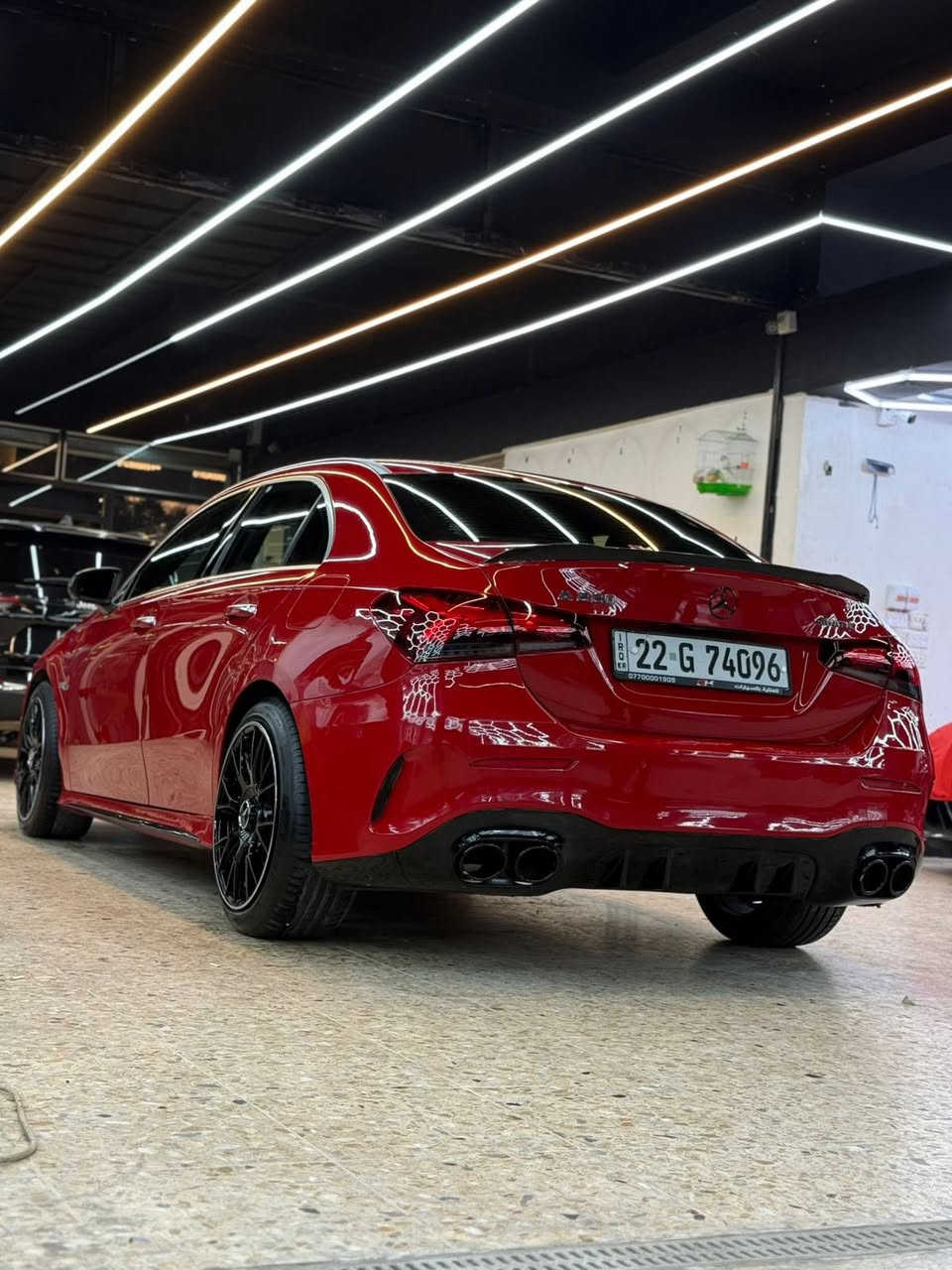 -   بدون ايرباك
-مديل 2020 
-كت (Amg)
-بانوراما 
-شاشه دجتل. 
-رادار. امامي+ جانبي. 
-اناره داخليه ٦٤ لون 
-سستم صوت 
شحن وايرلس 
ويل كاب AMG 
سياره جديد جدا بدون ايرباك.. حادث (جاملغ مبدل نفس الون +نصف الباب صبغ )
 مكان السياره :بغداد / العرصات

‭٠٧٨١ ٨١٠ ٧٧٧٧‬

سعر :240 ورقه $
