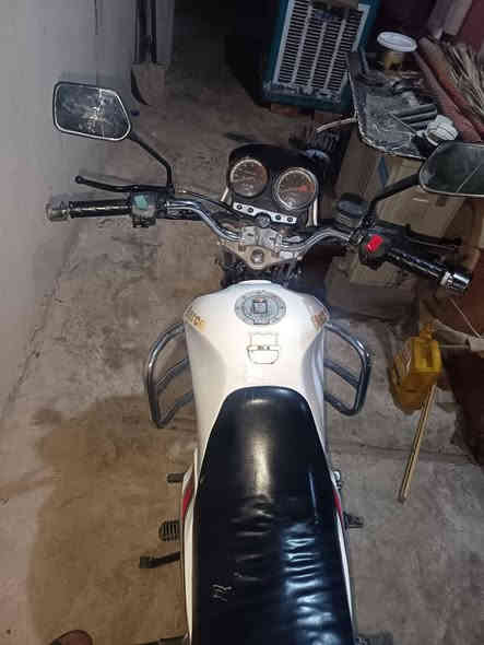 للبيع سنكي للبيع موديل 2017 أوراق كامله تخم تاير جديد محرك 150 مطور حلو اتصل ***********
