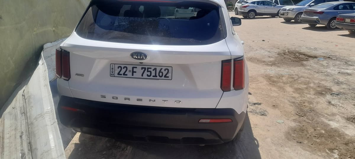 سورنتو امريكي  موديل ٢٠٢١ اربيل مكينه ٢٥٠٠ لون ابيض كلين فقط بارد بسيط كلش ماشيه ٦٠ الف دوشمه جلد جديده وتخم تاير السعر ٢٢٠ مع المجال للاستفسار الاتصال *********** او خاص
