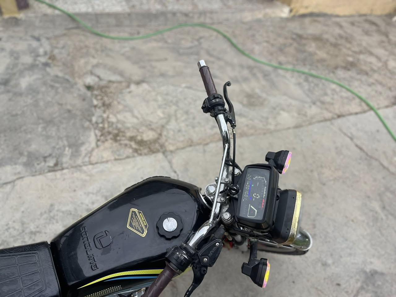 سلام عليكم دراجة سيفان للبيع موديل 23 اوراق اصولية دراجة نضيفة حلوه شلعه ومعدل محرك مامفتوح مكاني المحمودية السعر 550 ، خاص موجود او ...
***********
***********
