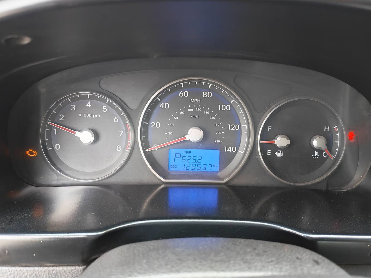 للبيع نقد فقط
سيارة للجناي  سنتافي 2011 وارد أمريكي 

رقم نينوى مميز تحويل او وكالة ثاني يوم 

ماشية 130 الف ميل 
 محرك  4 سلندر 2400
ضررها جاملغ اليمين صبغ  

وربع بوند 

محرك مفتوح رواجز 

سيارة نظيفة طخم تايرات جديد 

بطارية جديدة

السعـر 145 وبيها مجال 

للتواصل  الاتصال على ***********

المكان - موصل - حي الطيران
