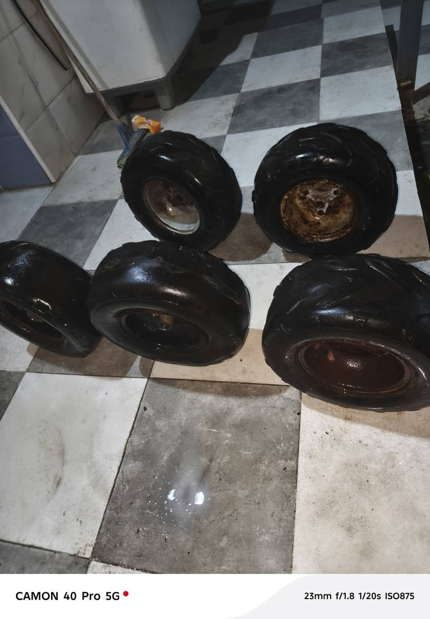 سلام عليكم ويلات رباعياتي  ربعه جوبلس بس واحد جب خمستهن ب١٠٠ قفل مكاني المدحتيه الحمزه غربي *********** رقمي لتواصل والكفر والشاصي ٧٠
