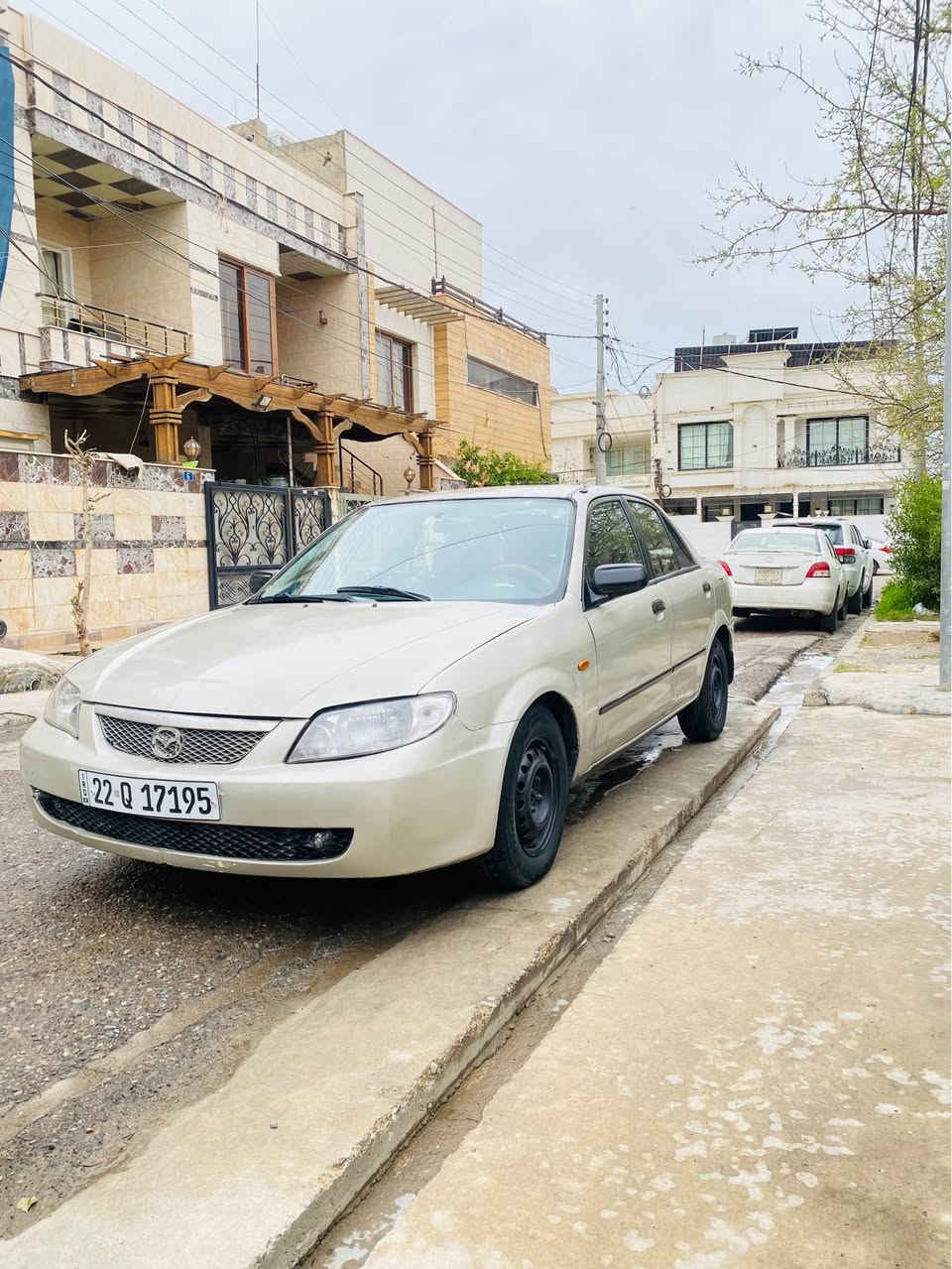 مازدا 323مۆدیل2004 رەنگی بێجی تەکسیە بۆتە خسوسی سەیارەکە تەواو جایز کراوە غازی فول تورکی و بەنزینە لێدرانی هەیە بەلام سەیارەکە لە ناوەوە هەمووم جایز کردوە بێ مەسرەفە بە ناوی خۆمە هەزە و سەنوی نوێیە لە هەولێرم نرخیشی 48 وەرەقە و مەجالێکی برایانە

*********** Singapore
