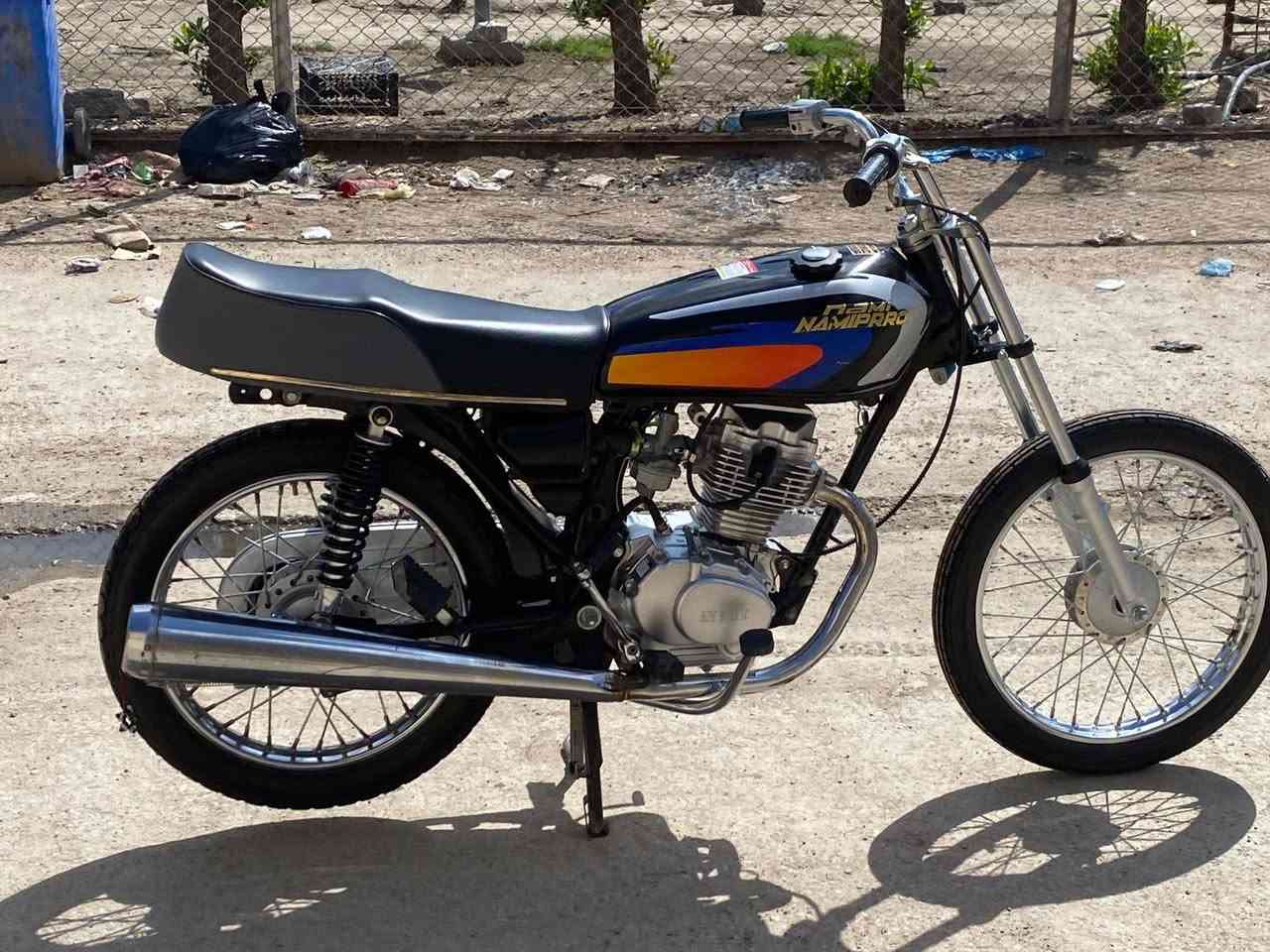 سلام عليكم نامه للبيع مديل ٢٥شاصي سكنر اروقه كامله دراجه مكينه نامه اصلي شلامجه  لمكينه تفيلس ما مفيلسه وخير من لله سعرها ٧٧٥وبيها. مجال لطيبين شراي يجي خاص مكاني ناصريه مركز.. رقمي ***********
