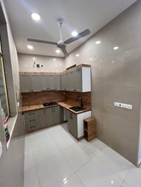 � شقة للإيجار - الطابق الثاني، منطقة علي الصالح ⚡ مميزات الشقة:   • 🛏️...