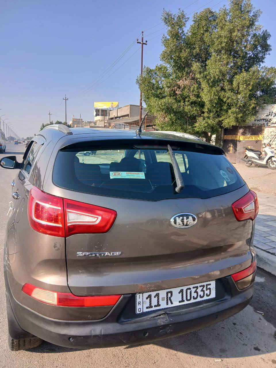 للبيع كيا سبورتج 2014 خليجي سنويه مجدده 2031 بسمي مكان سياره بغداد الدورة رقم هاتف *********** غير متواجد عل فيس اتصال عل رقم هاتف سعر 135 وبيها مجال مرفق سونار مع صور محرك 2000 ما مفتوح بلادي كيرها بلادي تخم تاير جديد حداديه خلفه جديده والاماميه 80 بالميه ماشيه ١٧٠كيلو  قابل لزياده
