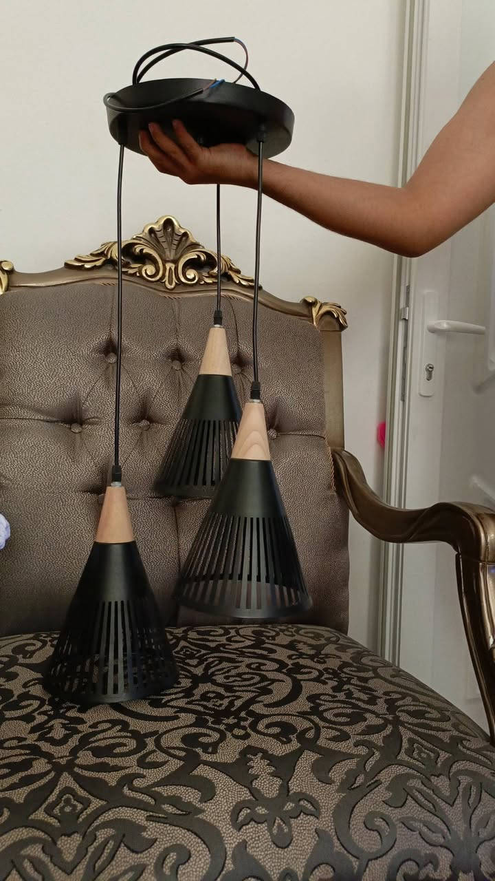 السلام عليكم غراض كلش جديده للبيع براكيت جداري لغرفه النوم وبراكيت تعليق ثلاثي للمطبخ وترمز وحامله ستائر جديده وبواري لتعليق الستائر و للاستفسار يرجى الاتصال على رقم التالي *********** 
دور الزراعه الثالثه
