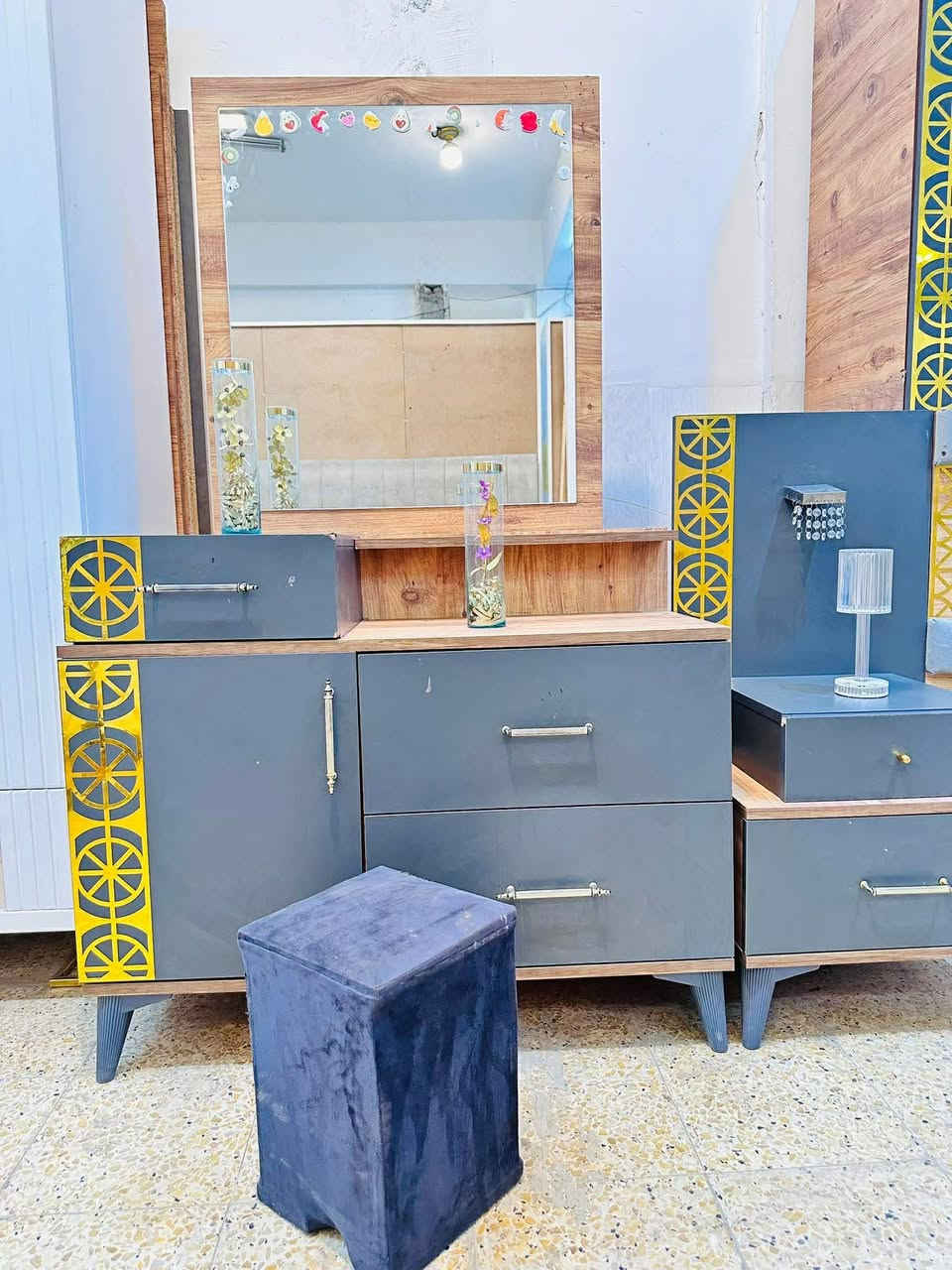 غرفة نوم تركي 🇹🇷مستخدم 
نضافه 90 ‎%💯
تتكون من 6 قطع 
سعره 600
تشمل توصيل والشد داخل بغداد مجاناً


**إذا كنت صاحب هذا الإعلان وتريد حذفه لأي سبب، رجاءا أرسل رسالة إلى الدعم الفني**